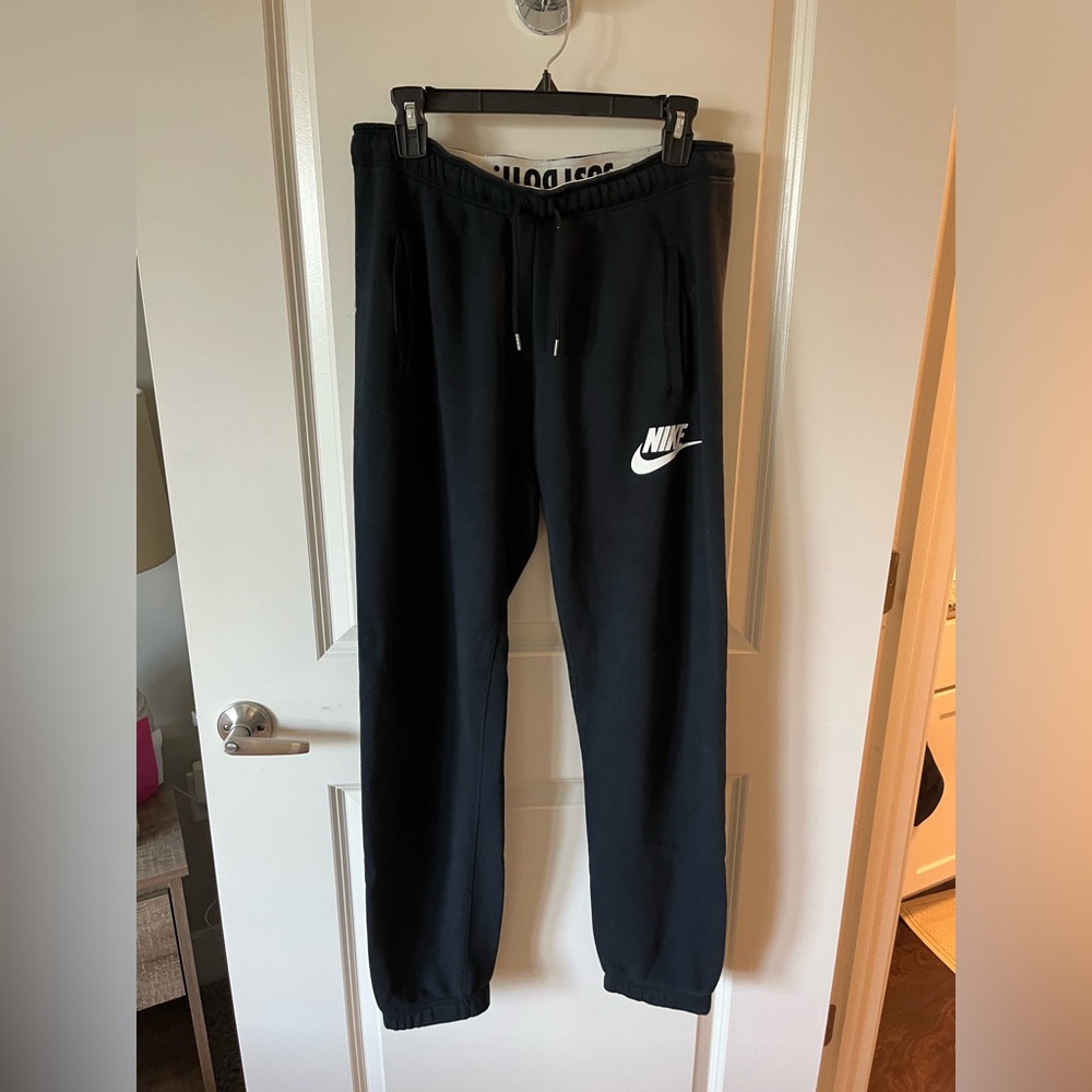NIKE black sweatpant joggers